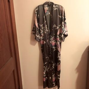 Old Shanghai Kimono-style Bathrobe
